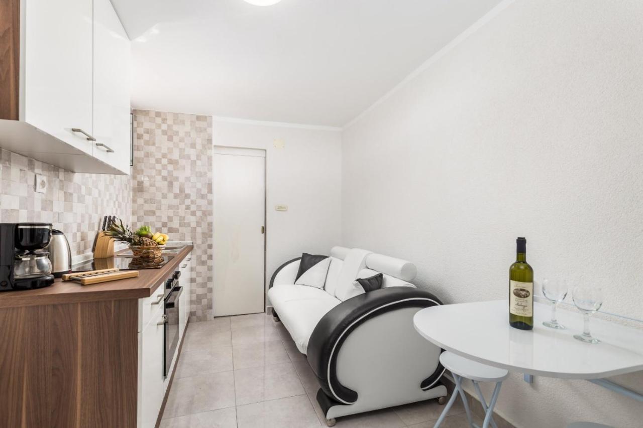 Apartman Marija 诺维·维诺多尔斯基 外观 照片