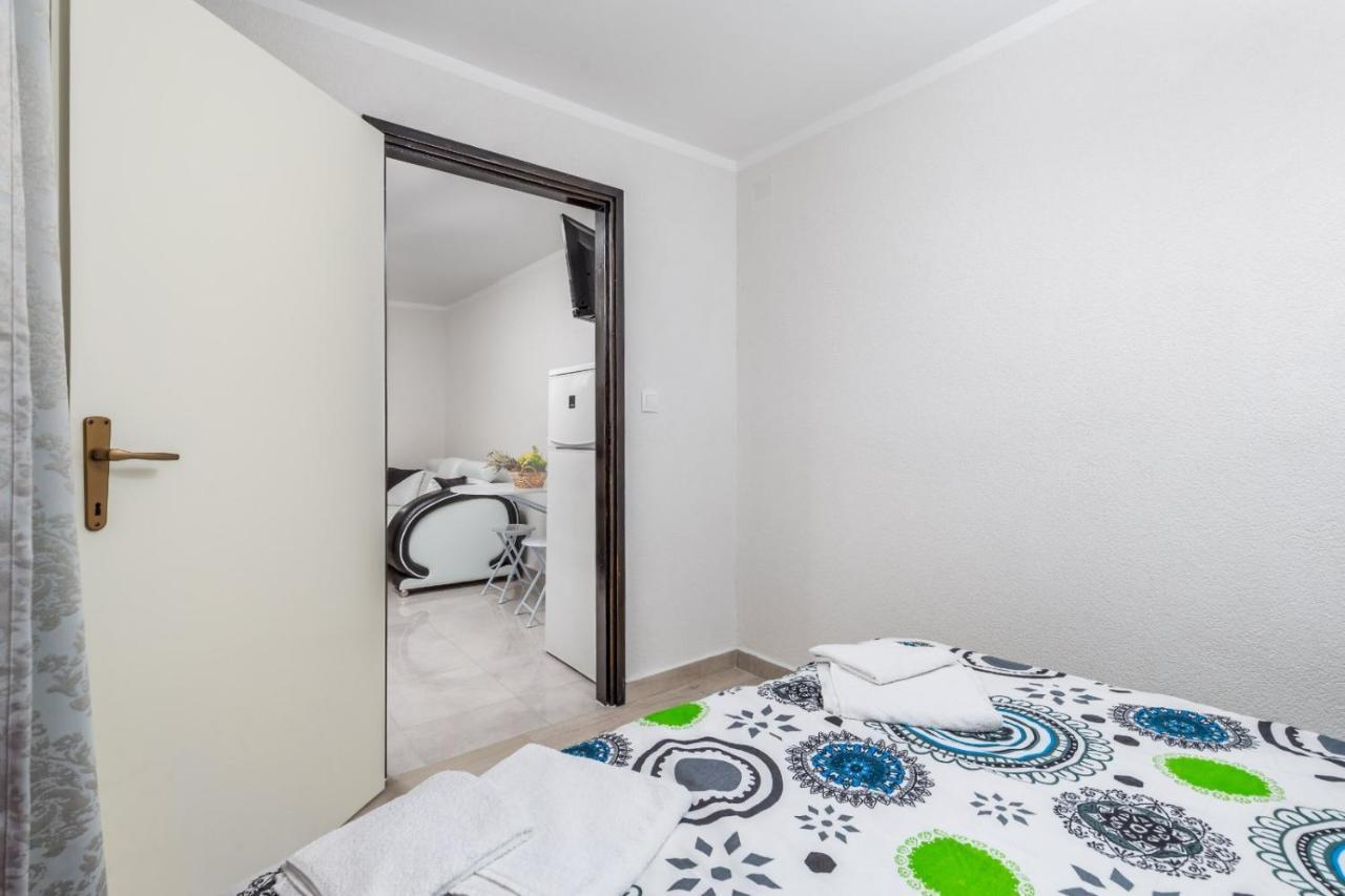 Apartman Marija 诺维·维诺多尔斯基 外观 照片
